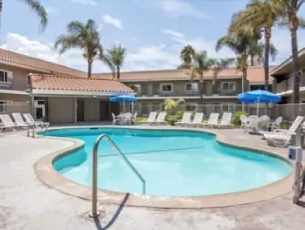 Travelodge By Wyndham Hemet Ca Exterior foto